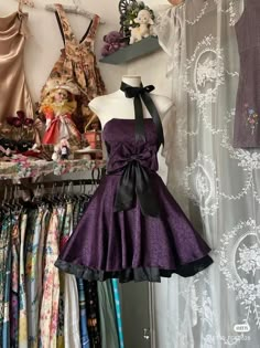 Monster High Prom Dresses, All Purple Outfit Aesthetic, Dark Purple Dress Aesthetic, Cheshire Cat Inspired Outfits, Black Purple Outfit, Purple And White Outfit, Simple Purple Dress, Black And Purple Outfit, Outfits With Purple