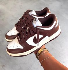 Nike Blazer Outfit, Trendy Shoes For Men, Pretty Sneakers, Trendy Shoes Sneakers, Nike Fashion Shoes, Pretty Shoes Sneakers, All Nike Shoes