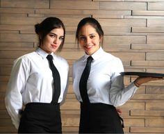 Waiter Outfit, Look Working Girl, Job Interview Outfit, Women In Tie, Women Wearing Ties, Flight Attendant Fashion, Military Girl