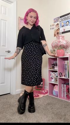 Alternative Office Outfits Women, Dark Office Outfit, Corporate Alternative, Alternative Teacher Outfits Plus Size, Dark Teacher Outfits, Alt Modest Outfits, Alt Work Attire, Corporate Goth Summer, Corporate Alt Outfits