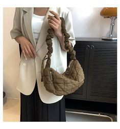 Kylethomasw 2023 New Female Shoulder Pleated bag Versatile Solid Color Cloud Handbag Casual Adjustable para Crossbody dumpling bag Trendy Khaki Bag With Zipper Closure, Trendy Khaki Bag With Zipper, Trendy Khaki Shoulder Bag With Zipper Closure, Khaki Shoulder Bag With Double Handle And Zipper, Khaki Double Handle Shoulder Bag With Zipper, Cloud Handbag, Pleated Bag, Crossbody Bag Designer, Bags Trendy