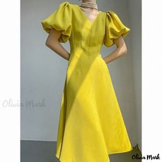 Olivia Mark - Casual Chic Dress with Long Puff Sleeves and Waist Cinching Detail Midi Dress Elegant, Vintage Party Dresses, Dress Tutorials, Dress Women Elegant, Vintage Party, Long Puff Sleeves, Types Of Skirts, Chic Dress, Chic Design