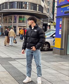 Man Outfit Winter 2023, Mens Outfits 2023 Winter, The North Face Mens Outfit, Men’s Streetwear Winter, Men Style 2023 Winter, Men’s Clothing Styles 2023, Men’s Puffer Jacket Outfit, Casual Winter Outfits Men Street Style, Men Outfit Winter Street Style