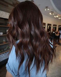 #fall #cozy #natural #chill Rich Chocolate Hair Color, Cabello Color Chocolate, Rich Brown Hair, Cherry Hair Colors, Brown Hair Color Shades, Beautiful Brown Hair, Natural Brown Hair, Warm Brown Hair, Cinnamon Hair