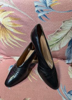 Vintage 1940s "Vogue" Black Pumps 🔥 ~Size 8~ Measurements: Length: 10" Width of toe box measured from the top: 5.5" Heel height: 3.5 Retro Fitted Almond Toe Court Shoes, Retro Almond Toe Fitted Court Shoes, Elegant Pointed Toe Heels For Vintage Fashion, Retro Court Shoes With 4-inch Heel And Pointed Toe, Retro Evening Court Shoes With Pointed Toe, Vintage Fitted Pointed Toe Heels, Vintage Fitted Court Shoes For Formal Occasions, Fitted Vintage Heels With Pointed Toe, Retro Pointed Toe Court Shoes For Evening