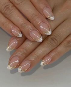 Pearl Oyster Tips Golden French Bridal Wedding Almond Press On/ False Acrylic Nails Extension/ Handmade - Etsy Canada Creme Nails Design, French Gold Tips, Silver Nail Inspo Short, Nails For A Champagne Dress, Classy Nails With Gold, Gold Lined Nails, Hoco Nails Gel, Aesthetic Gold Nails, French Gold Tip Nails