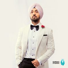 Outfit Idea Men, Coat Pant For Men, Sardar Fashion, New Pic, Diljit Dosanjh, Urban Fashion Trends, Mens Fashion Smart