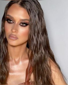 #makeup Rich Makeup Looks, Maroon Makeup Looks, Makeup For Dark Hair, Maroon Makeup, Slicked Back Hairstyles, Eye Makeup Looks, Hairstyles For Layered Hair