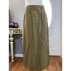 Liz Claiborne Collection Skirt Womens 14 Silk Linen Blend Olive Green Ling Maxi Skirt Nwt. The Fabric Is Specially Sand Washed For A Thick And Luxurious Feel. Please Note: Item Measurements Are Approximate And Compare The Measurements In Photos To Ensure Proper Fit. Clothing Is Stored In A Pet And Smoke Free Environment. 30 Day Returns, Buyer Pays For Return Shipping + 1 Business Day Shipping. Fitted Long Khaki Skirt, Khaki Fitted Long Skirt, Khaki Lined Midi Skirt, Khaki Relaxed Fit Lined Skirt, Classic Full Length Skirt For Spring, Vintage Solid Color Lined Skirt, Olive Green Maxi Skirt, Long Grey Skirt, Straight Maxi Skirt