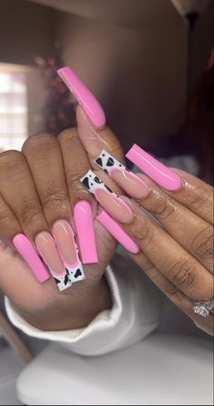 French Tip Baddie Nails, Beach Nails Almond, Beginner Acrylic Nails, Fun Beach Nails, Pastel Chrome Nails, Pink Cow Print Nails, Summer Spring Nails, Starbucks Nails, Trending Summer Nails