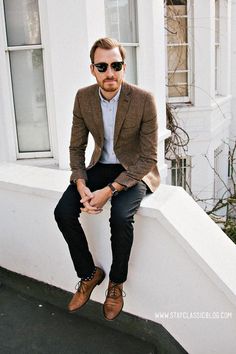 Mens Architect Fashion, Dress Shoes Outfit, Brown Shoes Outfit, Business Casual Attire For Men, Brown Tweed Blazer, Look Office, Mens Fashion Business, Brown Dress Shoes, Brown Tweed