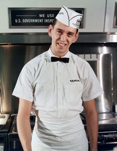 Fast Food Uniform Ideas, Restaurant Dress, Fast Food Uniform, Krystal Restaurant, Krystal Burger, Fast Food Workers, Franchise Food, Rockabilly Looks, Diner Decor