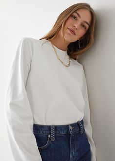 Relaxed Cotton Top - White - & Other Stories GB Trouser Outfits, Fashion Story, Cotton Top, Cut Jeans, Women's Tops, Cotton Tops, White Tops, Jean Outfits, Sleeve Cotton