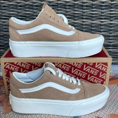 New In The Box Authentic Women’s Vans Old Skool Stacked Soft Suede) Burro/True White Vn0a7q5mb69 Platforms Sneakers Vans Platform, Cream Vans, Platforms Sneakers, Vans Outfit, Shoes Vans, Women's Vans, Womens Vans, Vans Old Skool, Platform Sneakers