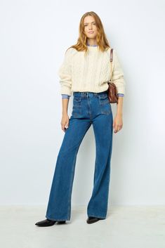 High waist flare jeans for a resolutely retro silhouette.- Flared leg- Engraved-button closure and hidden zip- Flare cut - Mix of front and back patch pockets- Double belt loops at the waist- Topstitching- The model is 178cm tall and wears a size 38. Retro Silhouette, Jeans Flared, Double Belt, Gerard Darel, Jean Flare, High Waisted Flares, Jean Skirt, Trouser Jeans, Blouse Dress