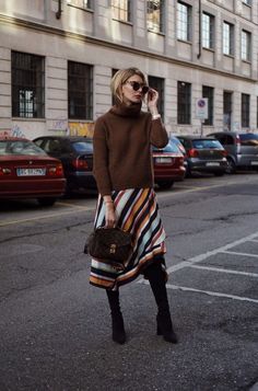 Outfits With Over The Knee Boots, Dress In Winter, Best Casual Outfits, Fashion 70s, Chique Outfits, Sweater Layering, Pullover Outfit, Summer Work Outfits