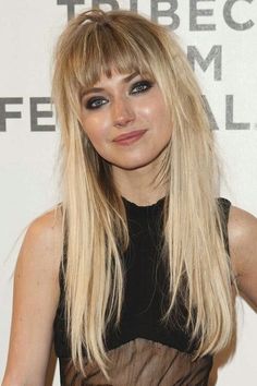 Love this hair. (Imogen Poots) Blond Pony, Imogen Poots, Short Bangs, Long Layered Hair, Short Hair With Bangs