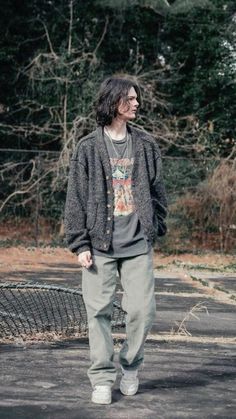 Grundy Outfits Men, Retro Outfits Male, 90s Seattle Grunge Fashion, Handsome Clothes For Men, Grunge Mens Clothing, Modern Grunge Outfits Men, Men Style Grunge, Men’s 90s Grunge Fashion, Modern Clothes Men