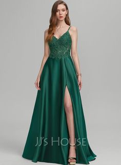 Dark Green Plus Size Wedding Dress, Emerald Green Prom Dress Halter Neck, Bottle Green Prom Dress, Halterneck Prom Dress, Forest Green Prom Dress, Green Homecoming Dresses, Split Prom Dresses, Prom Dress Plus Size, V Neck Prom Dresses