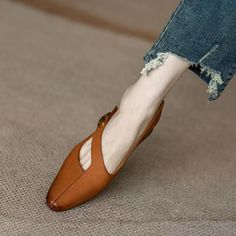 Mid Heels Oxford Women Shoes Chunky Women Fshion Shallow Shoes Luxury Pointed Toe Brand Pumps Autumn Vintage Fashion Trends, Low Cut Shoes, Shoes Chunky, Oxford Heels, Shoes Luxury, English Style, Women Oxford Shoes, Leather Shoes Woman, Shoes Leather