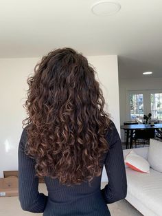 2b Haircut Long Layers, Long Layers 2b Hair, 2b Curly Hair Haircuts Long, 2c Curly Hair Long Layers, Layered 2c Curly Hair, Curly Hair Girl Aesthetic, 2c Haircut, 2c Hairstyles, 2c Curls