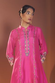 Buy Pink Dola Silk Embroidered Resham High Low Floral Cutwork Kurta And Pant Set For Women by Sonia Khatri Online at Aza Fashions. Sonia Khatri, Bridal Suits Punjabi, Floral Cutwork, Traditional Suit, New Embroidery Designs, Cotton Kurti Designs, Handwork Embroidery Design, Embroidery Designs Fashion, Pakistani Dress Design