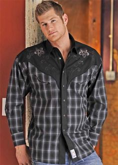 Western wear for Men - Cool Cowboy dress outfit Western Wear For Men, Boho Country Outfits, Cowboys Outfits, Cool Cowboy, Cowboy Dress, Mountain Fashion, Wrangler Cowboy, Belt Shirt