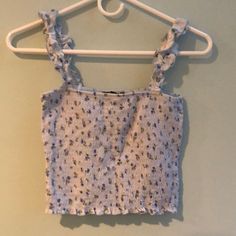 Nwt Size Xs Cute Forever 21 Crop Top For Spring, Trendy Blue Crop Top For Spring, Blue Trendy Crop Top For Spring, Forever 21 Blue Crop Top For Spring, Bando Style, Forever 21 Cropped Tank Top, Forever 21 Fitted Tank Top, Forever 21 Blue Crop Top, Trendy Forever 21 Floral Print Crop Top