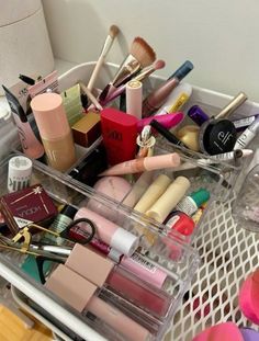 Discover the Perfect Organizer for Your Cosmetics Collection in 2024 | Natural makeup, Makeup tutorial, Eye makeup Perfect Eyeshadow, Classy Makeup, Makeup Drawer Organization, Makeup Organizers, Makeup Is Life, Skin Care Collection, Eye Makeup Pictures, Makeup Obsession, Body Makeup