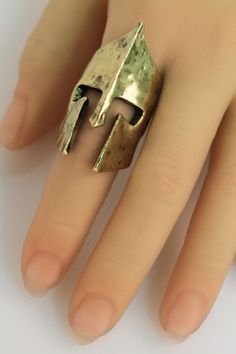 The easy way of saying, "I am strong... I am a warrior!" Thought it was cute and easier than a tattoo Helmet Ring, I Am A Warrior, Rings Women, I Am Strong, Knuckle Rings, Perfect World, Pusheen, Jewellery Design, A Tattoo