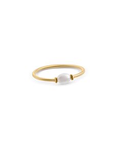 Elevate your style with our 18k gold Pearl Dainty Ring - a timeless piece that seamlessly blends minimalism and sophistication. This classic, delicate ring with its lustrous pearl center makes for the perfect gift, adding an elegant touch to any ensemble. ✨PRODUCT DETAILS  Material : 18k gold plated 925 silver                  Center freshwater Pearl  Sizes 7,8,9 Packaged in ILLÁRI jewelry box  Free jewelry cleaning cloth  ✨POLICY  30 day return for unworn and not damaged items  We use high quality materials that are made to last. Our jewelry is mostly 925 sterling silver, but we also have stainless steel. both tarnish free and waterproof. You can proudly wear it every day without worrying about damage.  JEWELRY DESIGN  Our designs are created as a way of self-expression and reflect your p Minimalistic Ring, Purity Ring, Ring Everyday, Jewelry Cleaning, Womens Jewelry, Delicate Rings, Minimalist Rings, Dainty Ring, Pearl Size