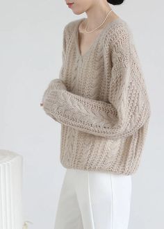 Style Apricot V Neck Chunky Oversized Ma Hai mao Knitted Tops Spring – SooLinen Cotton Knit Sweater, Knitted Jumper Outfit, Mohair Sweater Knit, Outfit Oversize, Winter Ideas, Chic Sweaters, Knitted Tops, Comfortable Room, Knitwear Tops