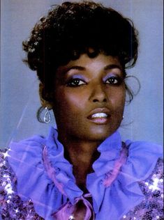 1980s Makeup Black Women, 80s Glam Makeup, 1980 Makeup, 50s Photoshoot, 80s Things, 1960s Makeup, 80s Glam, Pastel Makeup