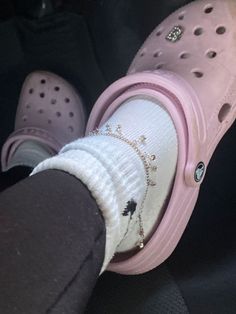 Pink Crocs, Crocs Fashion, Trendy Shoes Sneakers, Pretty Shoes Sneakers, Cute Nike Shoes, Hype Shoes, Cute Nikes, Girly Shoes, Shoe Inspo