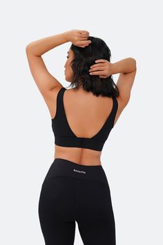 A high supportive bra that will make you feel great doing anything from hitting the gym to chilling at home. Dance Leggings, Total Black, Support Bras, Sport Bra, Short Leggings, Sports Bra Sizing, Pair Of Pants, High Waisted Leggings, Ankle Length