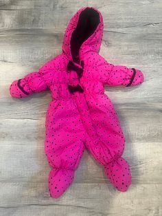 ~Vintage Baby Girl Pink & Black Polka Dot Snowsuit ~Baby Girl, 3-6 M, Like New Condition ~Regular Fit ~Machine wash, Hang Dry Pink Fitted Onesie For Winter, Baby Girl Pink, Vintage Baby Girl, Vintage Rose, Snow Suit, Black Polka Dot, Vintage Baby, Pink Girl, Pink Black