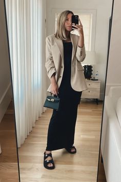 Fitted Dress And Blazer Outfit, Black Dress Beige Blazer, Long Basic Dress Outfit, Maxi Dress For Office, Long Black Dresses Casual, Knit Dress Blazer Outfit, Long Black Skims Dress Outfit, Dress Blazer Outfit Work, Long Black Dress And Blazer Outfit