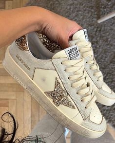 ggdb Ggdb Sneakers Outfit, Usa Outfits, Gold Clothes, Tennis Shoe Heels, Dream Shoe, Dr Shoes, Wishlist 2024