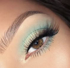 Teal Eye Makeup, Mint Eyeshadow, Turquoise Makeup, Mint Makeup, Teal Eyeshadow, Teal Makeup, Green Eyeshadow Look, Mint To Be