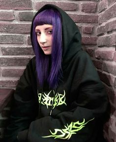 Purple Goth Hair, Purple Goth, Dark Purple Hair, Scene Punk, Trashy Outfits, Kei Visual, Goth Hair, Alt Girls, Dye My Hair