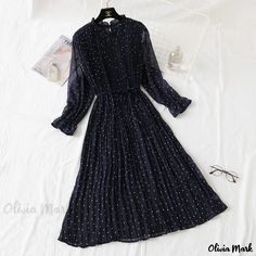 Olivia Mark - Vintage Polka Dot Chiffon Maxi Dress - Loose-Fitting, Retro-inspired Floral Print Design Cute Winter Dresses, Chiffon Dress Long Sleeve, Sweet Clothes, Dot Print Dress, Dress Women Elegant, Chiffon Fashion, Vestidos Vintage, Chiffon Long Sleeve, Print Dresses