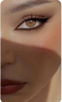 Powerful Eye Makeup, Makeup On Almond Eyes, Cowgirl Eye Makeup, Desert Makeup Looks, Soft Fox Eye Makeup, Upturned Eye Makeup, Makeup Almond Eyes, Italian Makeup Looks, Almond Eyes Makeup