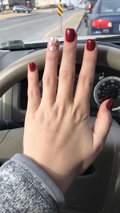 Round Nails Short Christmas, Dark Red Christmas Nails Short, Christmas Nails Gel Short Simple Red, Simple Christmas Nails Dip Powder, Classy Christmas Nails Short Square, Holiday Nails Dip Powder Red, Christmas Dipped Nails Ideas, Christmas Dip Nails, Christmas Dip