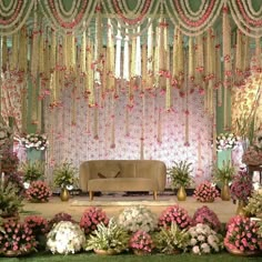 Mandapam Decoration, Wedding Stage Decoration Ideas, Dhoti Ceremony, Sangeet Ideas, Stage Decoration Ideas, Hindu Wedding Decorations, Ganesh Decoration