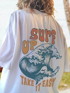 Printed Tshirt Women, Hoodies Aesthetic, Shark Hoodie, Top Street Style, Hoodie Aesthetic, Surf Tee, Womens Tshirt, Shark Shirt, Surf Shirt