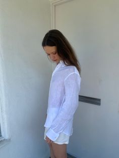 Our best seller for 5 years running - a unisex 100% linen shirt from Modern Society. Description A breezy summer staple crafted from 100% linen. Extremely soft and lightweight linen. 100% linen shirt made in Portugal. Fit and Size Men's fit and sizing, so oversized for women. Female models are wearing a size Medium. For oversized look, please go one size up. Male model is wearing a size X Large. If you have any questions about sizing or styling, click the button in the bottom right corner to cha White Linen Shirt For Everyday Wear, Everyday White Linen Shirt, Classic Linen Tops For The Beach, Classic Linen Tops For Beach, White Linen Shirt, Modern Society, Men Fits, Summer Staples, 8 M