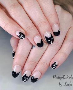 💅 Happy #MeownicureMonday! 💅 If you’re looking for the purrfect meownicure for Meowlentine’s, then look no further! 🖤🐈‍⬛ Today’s supurr cute black cat nails courtesy of @pretty.and.polished_byleslie! #nailgoals Black Cat Nails, Cute Black Cat, Cute Black Cats, Girls Dream, Cute Black