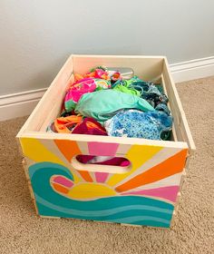 #bikini #summer #painting #bikinibin Sunnyvale California, Summer Diy Projects, Beach Basket, Summer Fun List, Summer Projects, Beach Crafts, Painted Boxes, Summer Diy