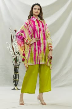 Shop for these amazing collections of Green Habutai Silk Tie Dye And Amethyst Kaftan Tunic & Palazzo Set For Women by Capisvirleo online at Aza Fashions. Kaftan Styles For Ladies, Checked Shirt Women, Kaftan Pattern, Kaftan Tunic, Tie Dye Tops, Green Thread