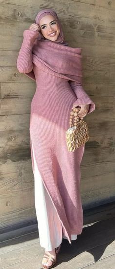 Modest Chic Fashion, Knit Dresses Winter, Aesthetic Hijabi Dresses, Unique Modest Outfits, Hajbi Styles Outfit, Hijabi Looks, Hijabi Date Night Outfit, Modest Fashion Inspo Outfits, Modest Islamic Outfits